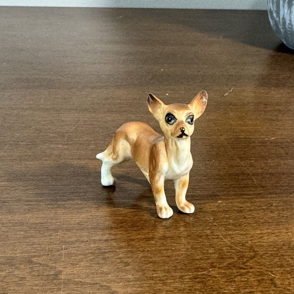Vintage Hagen Renaker Chihuahua Dog Figurine Miniature Statue